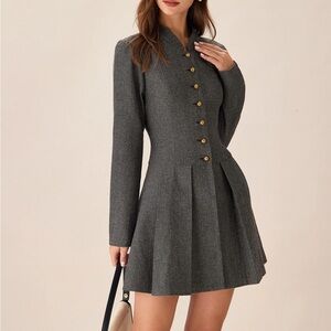 Elegant Grey Pleated Long-Sleeve Dress